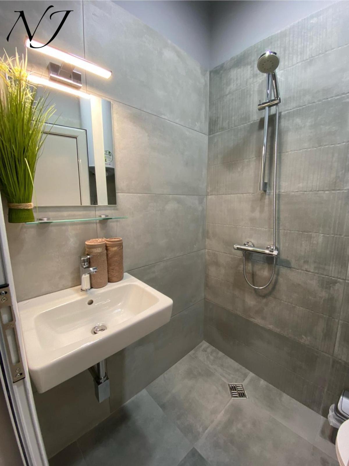 וארנה Nj Luxury Rooms And Suites מראה חיצוני תמונה