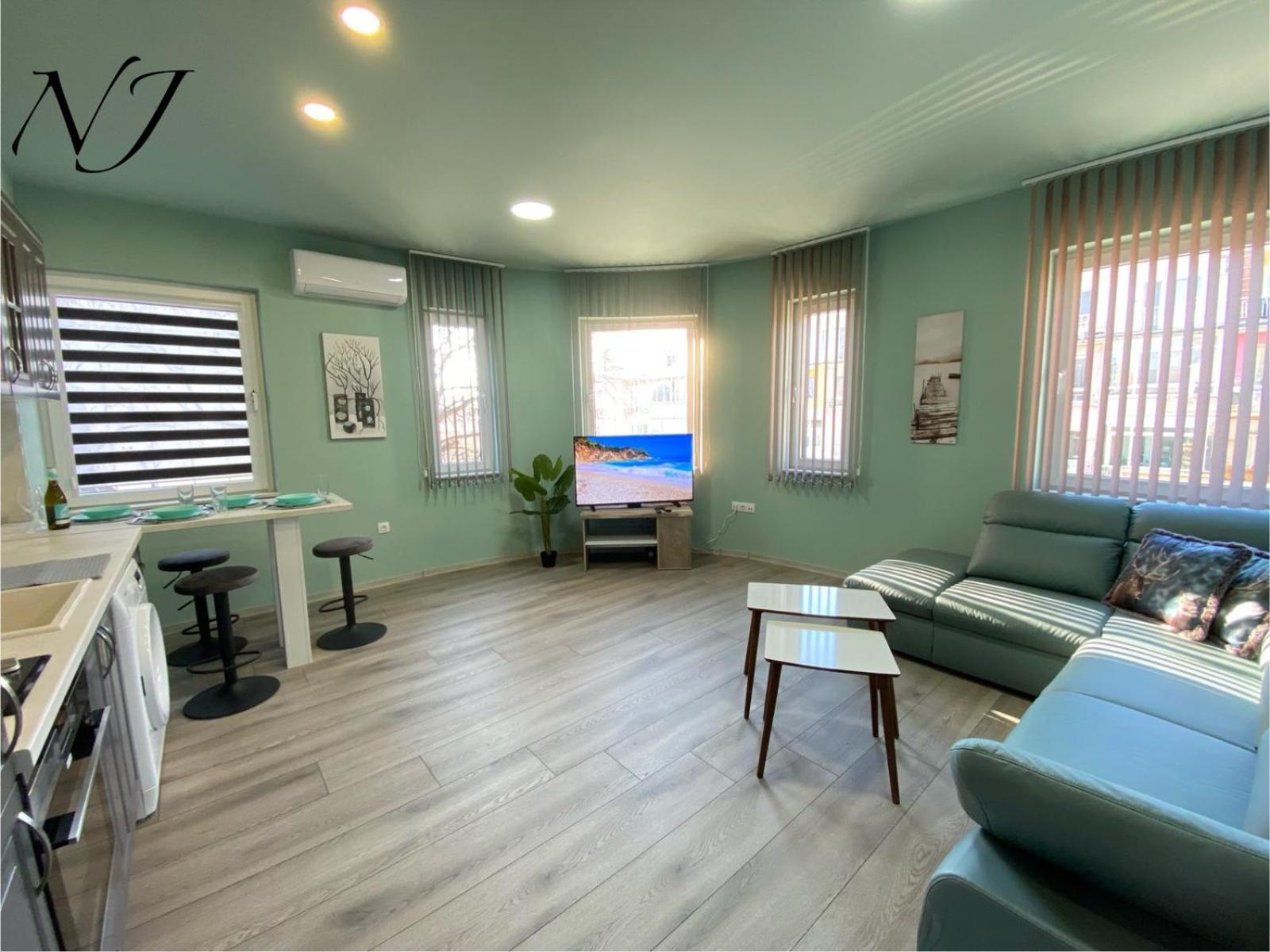 וארנה Nj Luxury Rooms And Suites מראה חיצוני תמונה